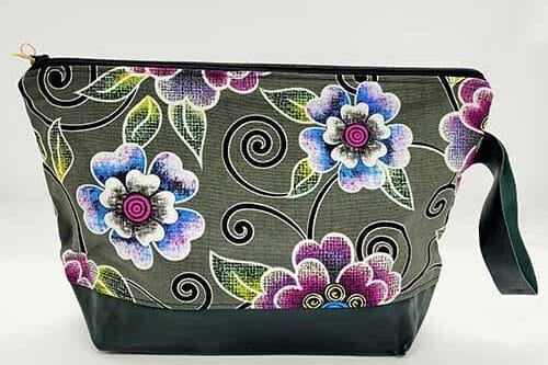 Flowers-Green-Zipper